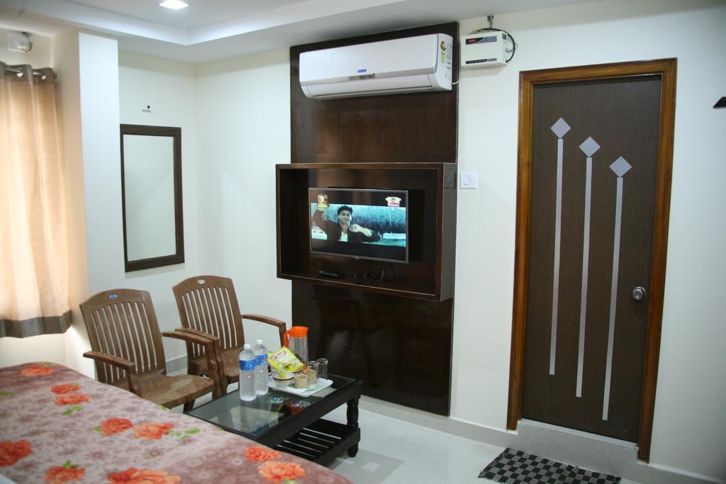 KVP Inn Tirupati Bagian luar foto