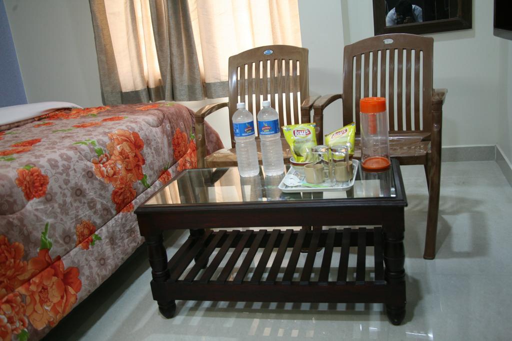 KVP Inn Tirupati Bagian luar foto