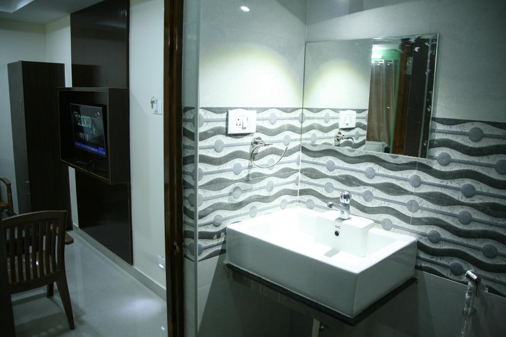 KVP Inn Tirupati Bagian luar foto